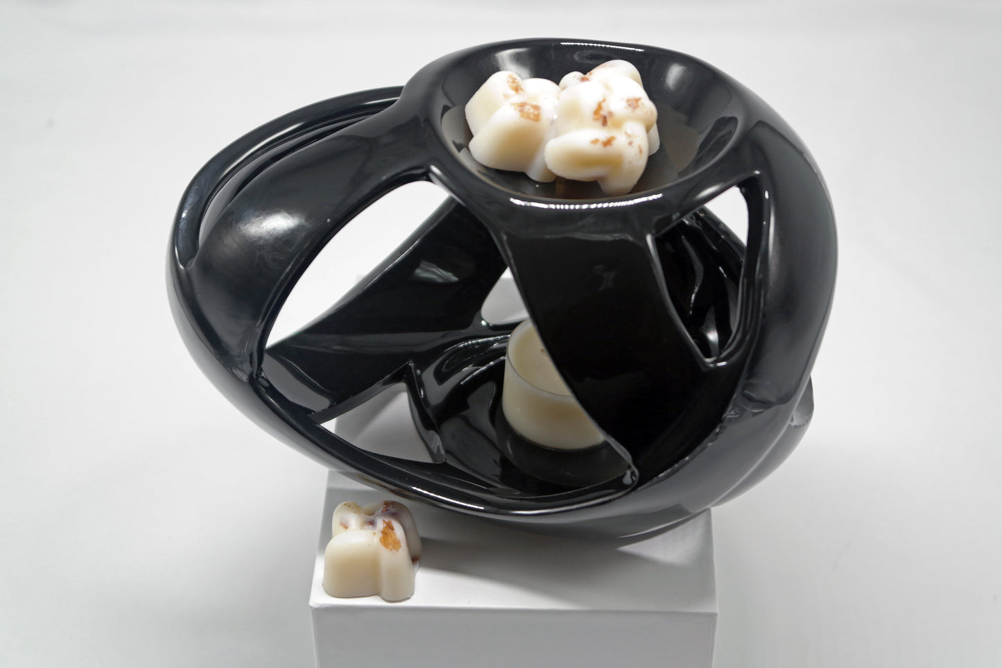 Clearance Black Chelsea Ceramic Tea Light Wax Burner | Melter - Perfectly Imperfect
